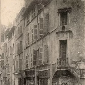 Demolition of houses in Rue de la pierre qui Rage, Marseille